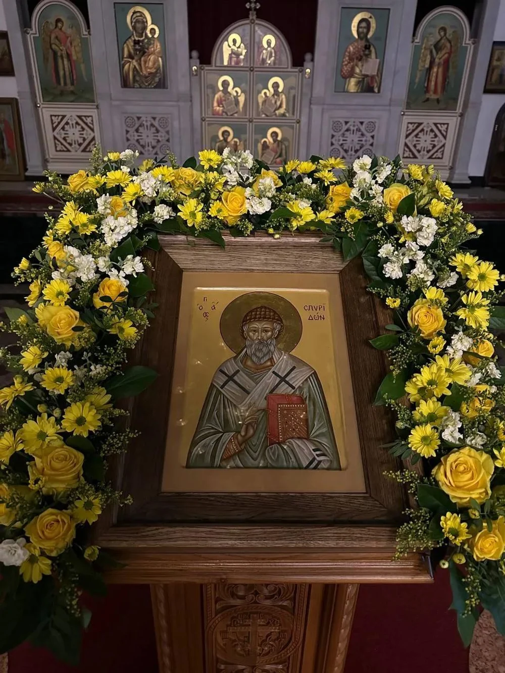 Изготовление киотов на заказ